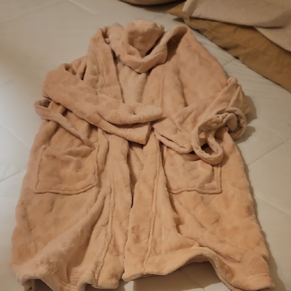 BCBGirls Cream Fleece Robe